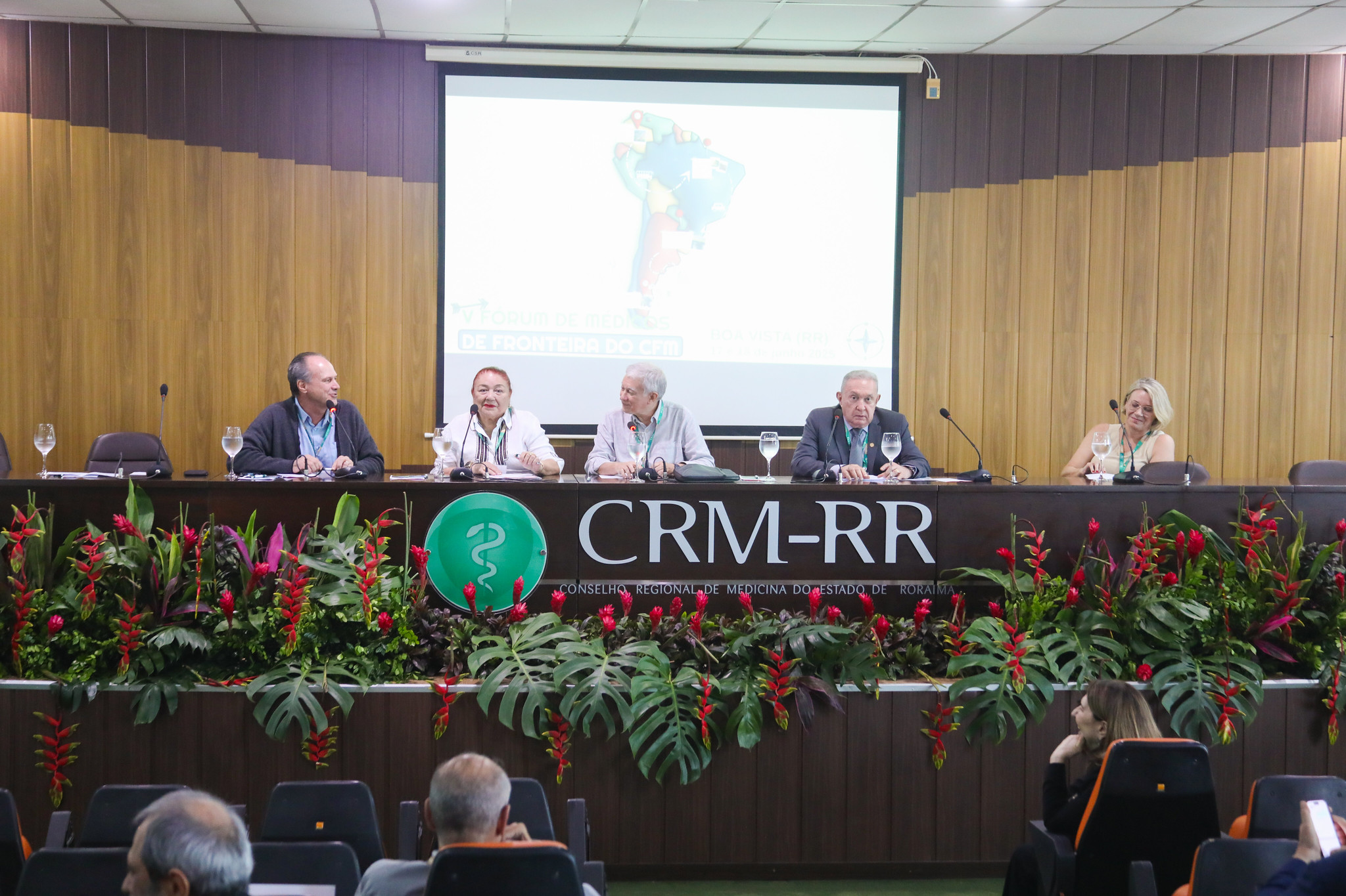 Conselheira do CREMAM é painelista em debate sobre o perfil do médico de fronteira